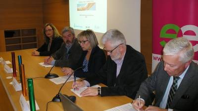 Representantes de Reempresa, Cecot y del Consell Comarcal del Baix Penedès. Foto: JMB
