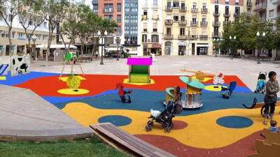 Imagen virtual del aspecto que ofrecerá la Plaça Verdaguer con la futura ampliación de la zona infantil. Foto: DT