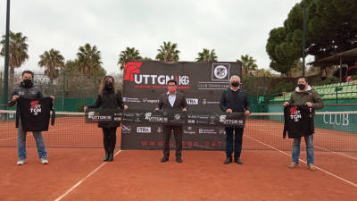La presentación de la prueba tuvo lugar en la pista central del Club Tennis Tarragona. FOTO: CEDIDA