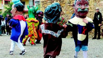 La Cercavila recorrerá las calles del municipio y exhibirá su baile en la Torre Vella. Foto: Aj. Salou