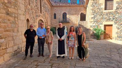 La família San Martín Prats amb el president del patronat de l’Arxiu, Octavi Vilà, i la directora, Núria Gabarró. FOTO: Cedida