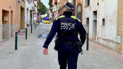 Un agente de la Policía Local de Roda de Berà. FOTO: Aj. Roda de Berà