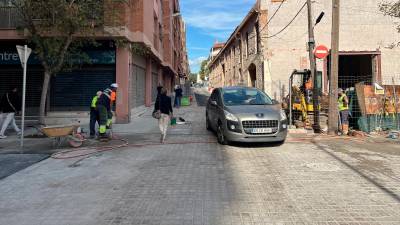 La calle Castellvell ya permite conectar, de nuevo, el paseo Mata con Llibertat. foto: Alfredo González