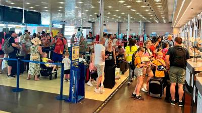 El Aeroport de Reus, colapsado. Foto: Alfredo González
