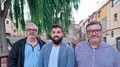 Els representants de les tres formacions que han signat l’acord.