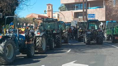 Imagen de los tractores en la plaza Imperial Tarraco. Foto: G.Aznar