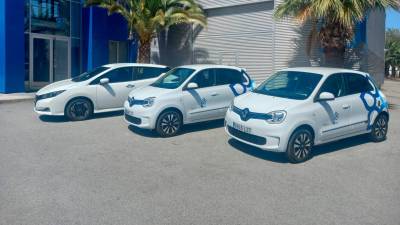 Tres vehículos eléctricos de Aigües de Reus. Foto: Cedida