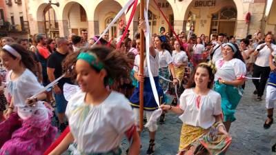 Les persones alegres membres del Ball de Gitanes. Foto: Àngel Juanpere
