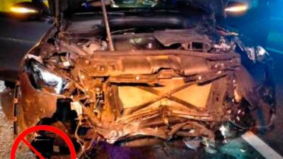 Imagen de uno de los coches implicados en el accidente múltiple de ayer en la T-11 en Reus. Foto: Twitter @antiradarcatala