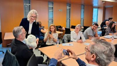 La antropóloga Blanca Deusdad con los participantes en la jornada. Foto: Norián Muñoz