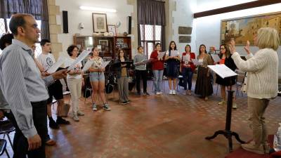 El Jove Cor de la Schola Cantorum dels Amics de la Catedral durant un assaig. Foto: Pere Ferré