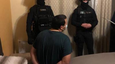 El vecino de Torreforta fue detenido en su casa y en el registro se localizó el dinero y la droga que tenía en su poder. FOTO: Guardia Civil