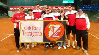 Los integrantes del equipo del Club Tennis Tarragona. Foto: CTT