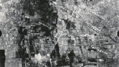 Imagen aérea del campo de aviación que se construyó en La Pineda. La fotografía es de 1938. FOTO: Archivo histórico del ejército del aire