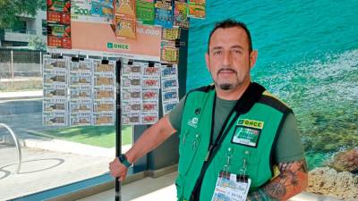 Francisco del Rio, agente vendedor que ha llevado la suerte a Torredembarra. Foto: Cedida