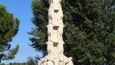 El monumento a los castellers en El Vendrell.