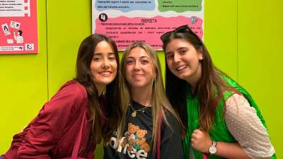 L’equip que ha treballat amb el Departament d’Educació i FP Terres de l’Ebre, guardonat pel disseny d’un programa per afavorir el benestar emocional de l’alumnat. Foto: EFE