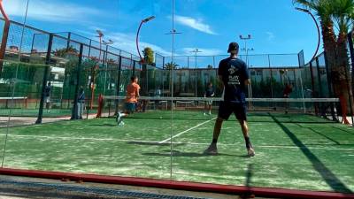 Una de las cinco nuevas pistas de pádel de la zona Park del Club Tennis Tarragona. Foto: Cedida