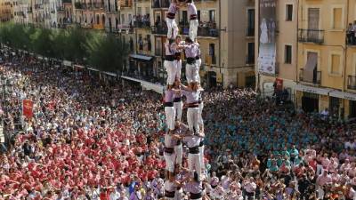 4de9 amb folre de la Jove de Tarragona. FOTO. PERE FERR&Eacute;