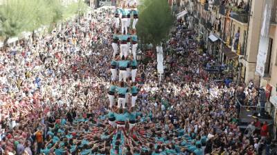 4de9 sene folre carregat pels Castellers de Vilafranca. Foto. PERE FERR&Eacute;