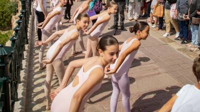 200 bailarines inundan de arte el Balcó del Mediterrani