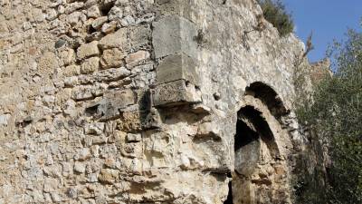 Fachada de la ermita de Sant Julià, la parte más visible del conjunto. FOTO: PERE FERRÉ/DT