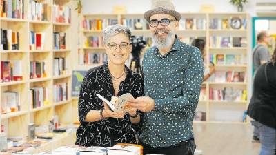 Els poetes Mireia Vidal-Conte i Òscar Palazón, el passat dimecres al Soterrani. Foto: Pere Ferré