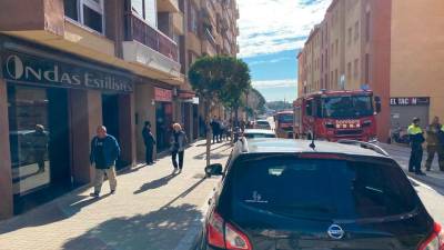 Desalojadas cinco personas por un incendio en Constantí