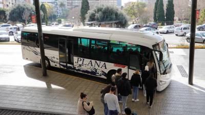 La utilización de los autobuses interurbanos todavía está por debajo de 2019. Foto: Pere Ferré