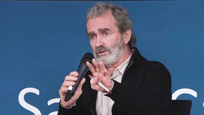 El director del Centro de Coordinación de Alertas y Emergencias Sanitarias (CCAES), Fernando Simón, ha garantizado este viernes que «si por error» se acabara eligiendo «a dedo» al responsable de la futura Agencia Estatal de Salud Pública (Aesap) y no por concurso de méritos y capacidad, él «jamás» lo aceptará, en la jornada ‘5 años después: memoria, aprendizaje y futuro de la COVID-19’. Foto: EFE