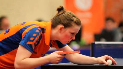 Britt Eerland, durante un partido con la selección holandesa de tenis de mesa. foto: rob de ruiter