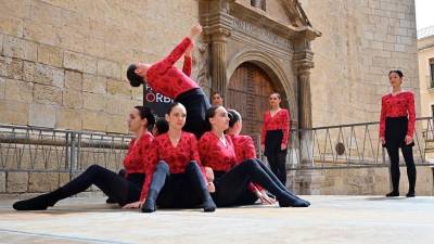 Alumnas de la Escola de Dansa del Centre de Lectura han exhibido sus coreografías. Foto; Alfredo González