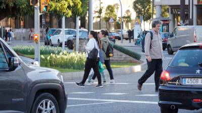 La Zona de Bajas Emisiones persigue la reducción de gases y partículas contaminantes en ciudades de más de 50.000 habitantes. FOTO: Pere Ferré