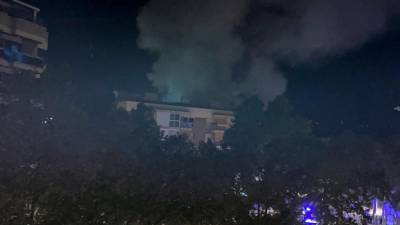 Un incendio en un edificio de Reus calcina un piso y deja otros tres inhabitables