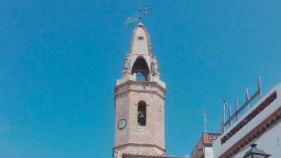 El campanario de Creixell es obra de Josep Maria Jujol. FOTO: javier díaz