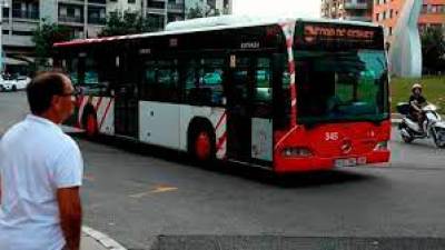 Un dels autobusos de la ciutat de Tarragona. FOTO: DT
