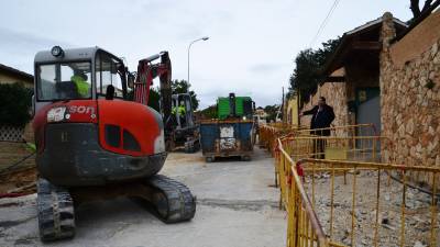 Dos excavadoras, en pleno trabajo. FOTO: S. BENÍTEZ/AJUNTAMENT RODA DE BERÀ