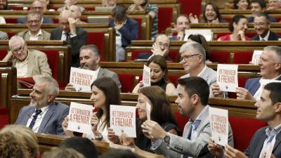Els polítics es diverteixen, però qui pensa en el futur de Catalunya?