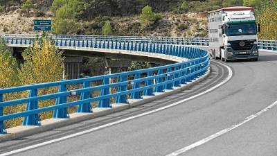 ‘Frontera’ entre Catalunya i Aragó a la carretera N-420, a la Terra Alta. FOTO: JOAN REVILLAS