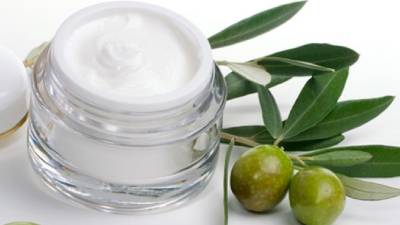 Del aceite de oliva se obtiene esta molécula para cosméticos . FOTO: Clariant