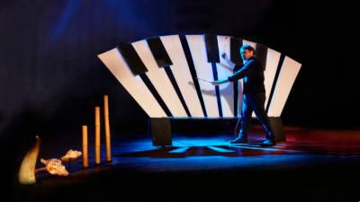 ‘La Màquina del so’, de Pep Gol, es un viaje por diferentes paisajes sonoros de la historia. Foto: Teatre Auditori Felip Pedrell
