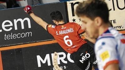 El jugador del Reus Deportiu, Sergi Aragonès, celebra un gol en el Palau d’Esports. FOTO: FABIÁN ACIDRES
