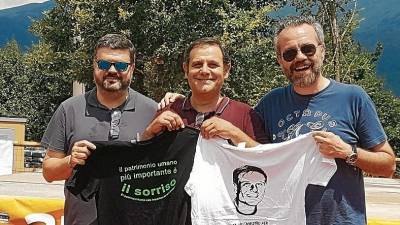 Oscar Ramírez, Mario Sanna y Bartolomeo Smaldone en Amatrice en 2017, un año después del Terremoto. FOTO: CEDIDA