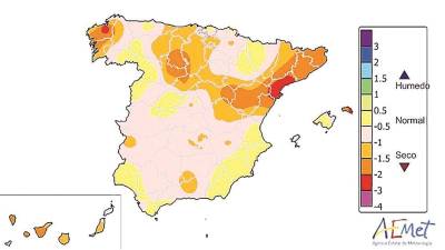 <strong>La sequ&iacute;a se ceba con la provincia de Tarragona</strong>La provincia de Tarragona es la zona de todo el Estado que m&aacute;s est&aacute; sufriendo la m&aacute;xima anomal&iacute;a negativa de lluvia acumulada en los dos &uacute;ltimos a&ntilde;os. Si miramos el mapa de Espa&ntilde;a que adjunta esta informaci&oacute;n -elaborado por la Agencia Estatal de Meteorolog&iacute;a- puede verse que Tarragona y una peque&ntilde;a zona de Galicia son los puntos desde la sequ&iacute;a ha hecho m&aacute;s da&ntilde;o. Aunque el gr&aacute;fico incluye hasta el pasado mes de noviembre, desde la Ag&egrave;ncia Catalana de l’Aigua recuerdan que la situaci&oacute;n ha persistido desde noviembre hasta el d&iacute;a de hoy y que incluso se ha intensificado durante el mes de diciembre de 2017.