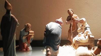 Parte de las figuras de pesebre donadas al Museu d’Història de Cambrils a medidados del año pasado. FOTO: CEDIDA