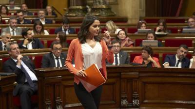 La líder de Ciudadanos en Cataluña Inés Arrimadas antes de su intervención ante la ley del referéndum. EFE