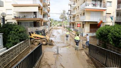 El barrio de la Salut de Salou se llenó de agua y barro por el temporal que tuvo lugar el 9 y 10 de octubre del 2018. FOTO: Alba Mariné
