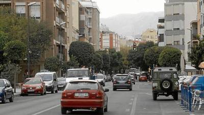 Imatge d’una de les principals avingudes de Roquetes, al Baix Ebre. FOTO: JOAN REVILLAS