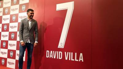 Villa, durante el acto en el que anunció su retirada del fútbol. FOTO: EFE