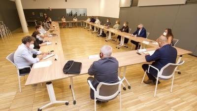 Reunió dels nous directors dels serveis territorials de la Generalitat, ahir a Tortosa. FOTO: JOAN REVILLAS